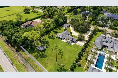 620 Hickory Rd, Naples, FL 34108 - Photo 41