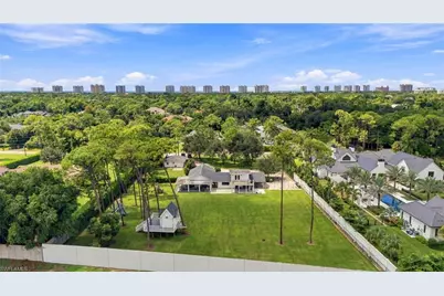 620 Hickory Rd, Naples, FL 34108 - Photo 43