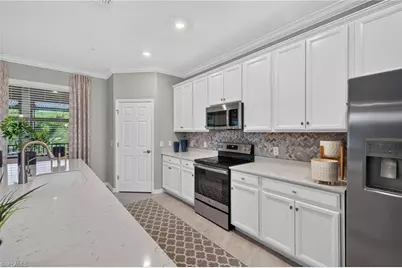 12015 Hawthorn Lake Dr #202, Fort Myers, FL 33913 - Photo 9
