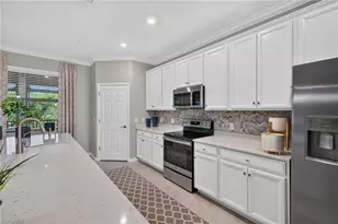 12015 Hawthorn Lake Dr, Fort Myers, FL 33913 - Photo 9