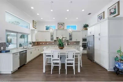 6460 Pembroke Way, Naples, FL 34113 - Photo 11