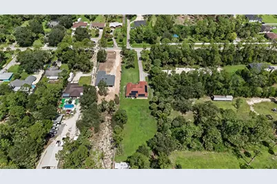 2990 2nd Ave SE, Naples, FL 34117 - Photo 35