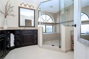 613 Beachwalk Cir, Naples, FL 34108 - Photo 17