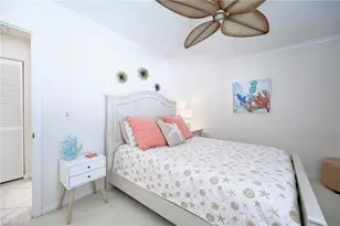 613 Beachwalk Cir, Naples, FL 34108 - Photo 19