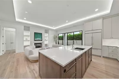82 9th St S #205, Naples, FL 34102 - Photo 3