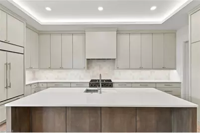 82 9th St S #205, Naples, FL 34102 - Photo 11