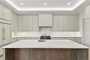 82 9th St S, Naples, FL 34102 - Photo 11