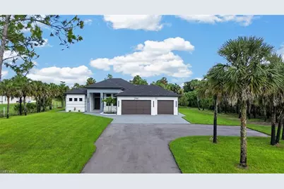 2941 32nd Ave SE, Naples, FL 34117 - Photo 9