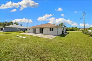 909/911 Jaguar Blvd, Lehigh Acres, FL 33974 - Photo 23