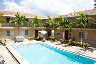 2102 Alamanda Dr, Naples, FL 34102 - Photo 3
