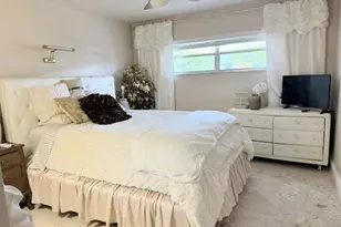 1100 8th Ave S, Naples, FL 34102 - Photo 17