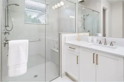 2657 Hyacinth Pl, Naples, FL 34112 - Photo 9