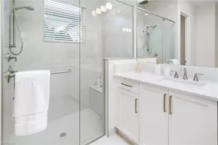 2657 Hyacinth Pl, Naples, FL 34112 - Photo 9