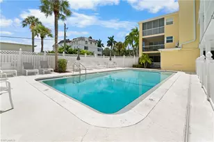 900 8th Ave S, Naples, FL 34102 - Photo 17