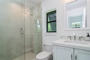 930 9th St S, Naples, FL 34102 - Photo 9