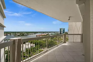 4021 Gulf Shore Blvd N, Naples, FL 34103 - Photo 35