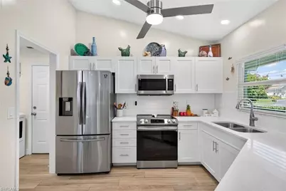 11055 Longshore Way W, Naples, FL 34119 - Photo 15