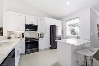 250 Robin Hood Cir #201, Naples, FL 34104 - Photo 11