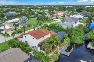 27109 Holly Ln, Bonita Springs, FL 34135 - Photo 29