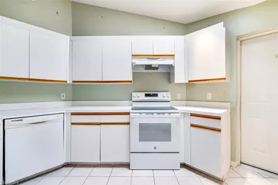 21695 Sungate Ct, Estero, FL 33928 - Photo 5