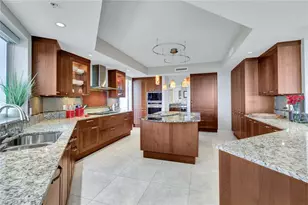 13675 Vanderbilt Dr, Naples, FL 34110 - Photo 9