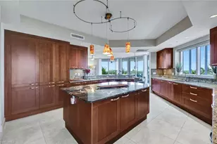 13675 Vanderbilt Dr, Naples, FL 34110 - Photo 11