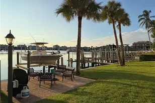9101 Vanderbilt Dr, Naples, FL 34108 - Photo 35