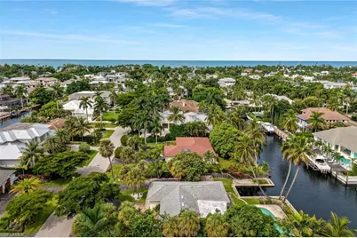 499 16th Ave S, Naples, FL 34102 - Photo 3
