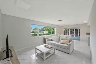 499 16th Ave S, Naples, FL 34102 - Photo 11