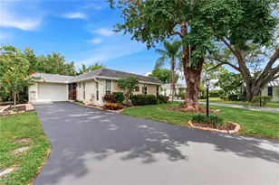 220 Lanchester Ct, Naples, FL 34112 - Photo 1