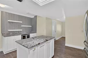 450 Huntington Dr, Naples, FL 34109 - Photo 7