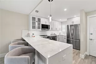 29 High Point Cir E, Naples, FL 34103 - Photo 3