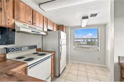 26300 Hickory Blvd #506, Bonita Springs, FL 34134 - Photo 11