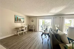 555 Park Shore Dr, Naples, FL 34103 - Photo 17