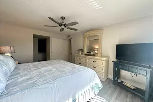 555 Park Shore Dr, Naples, FL 34103 - Photo 23