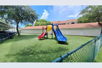 4690 Saint Croix Ln #411, Naples, FL 34109 - Photo 17