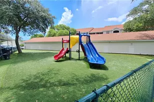 4690 St Croix Ln, Naples, FL 34109 - Photo 17