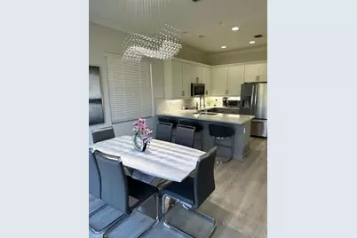 8863 Madrid Cir, Naples, FL 34104 - Photo 9