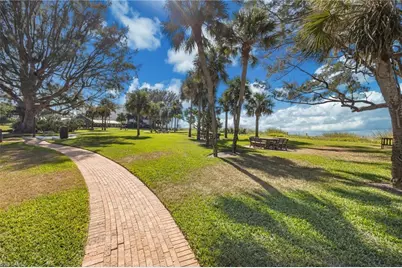 2728 Crayton Rd, Naples, FL 34103 - Photo 33