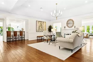 2700 Treasure Ln, Naples, FL 34102 - Photo 5