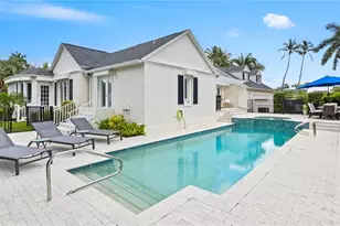 2700 Treasure Ln, Naples, FL 34102 - Photo 31