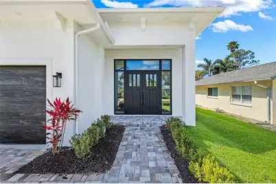 668 93rd Ave N, Naples, FL 34108 - Photo 3
