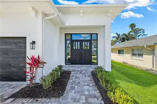 668 93rd Ave N, Naples, FL 34108 - Photo 3