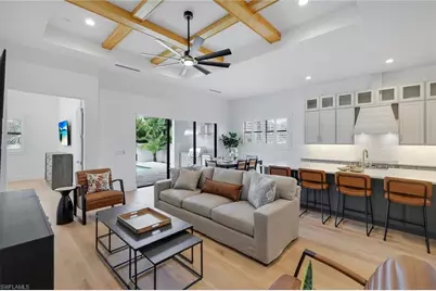 668 93rd Ave N, Naples, FL 34108 - Photo 9