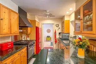 750 Pine Ct, Naples, FL 34102 - Photo 21