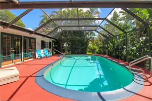 750 Pine Ct, Naples, FL 34102 - Photo 9