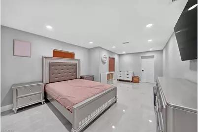 6255 Cedar Tree Ln, Naples, FL 34116 - Photo 7