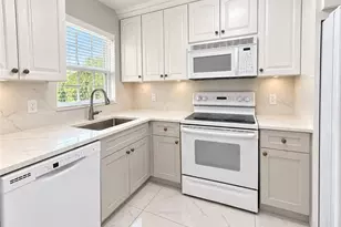 501 Forest Lakes Blvd, Naples, FL 34105 - Photo 3