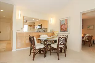 10686 Gulf Shore Dr, Naples, FL 34108 - Photo 7