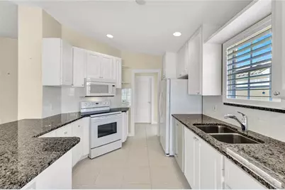 3312 Cayman Ln, Naples, FL 34119 - Photo 11